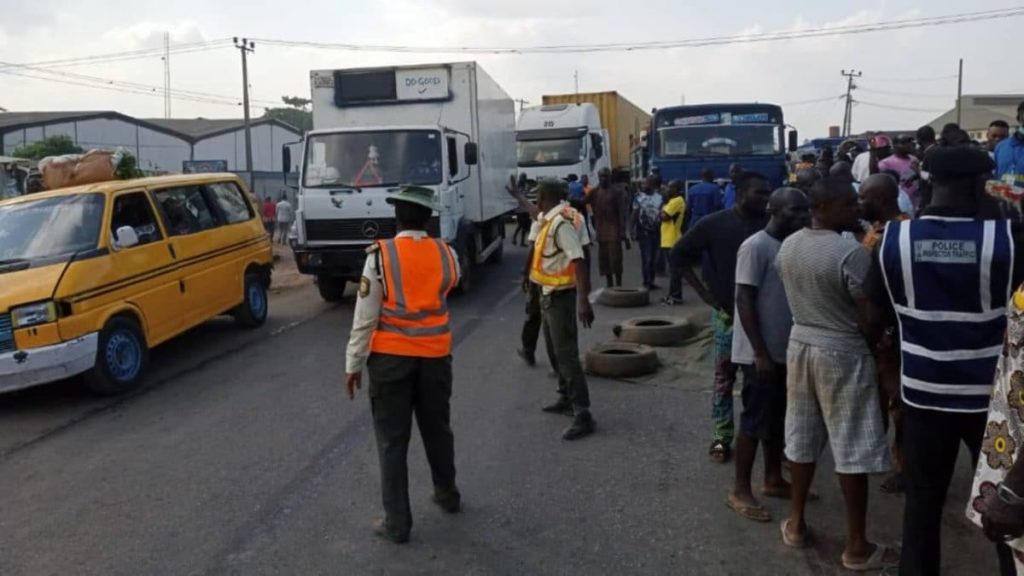 1 die, 4 injured in multiple accidents on Abeokuta-Lagos expressway