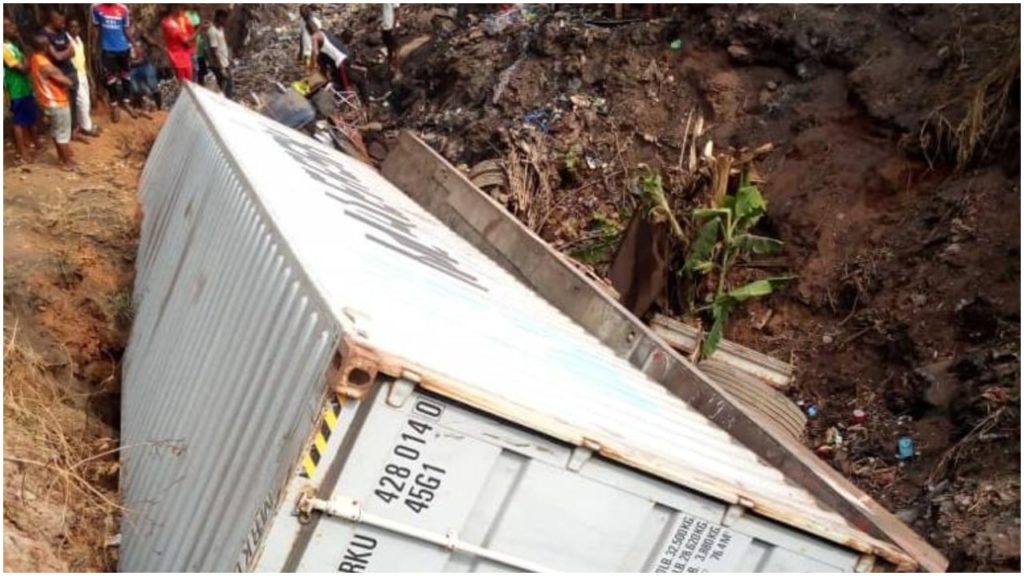 Container falls, kills 3 in Anambra