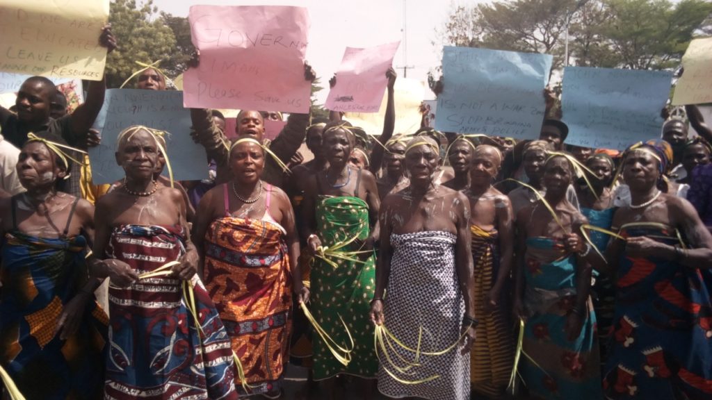 Again, women protest half-naked to Ebonyi govt house over alleged confiscation of mineral deposits