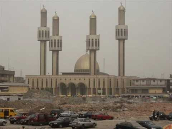 COVID-19: Egyptian mosques open 3 months after lockdown