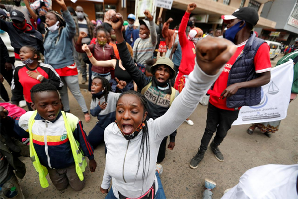 Amidst tear gas, protesters storm street, speak against alleged Police brutality