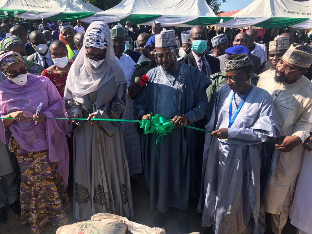 FG Distributes Inputs to Farmers in Cross River