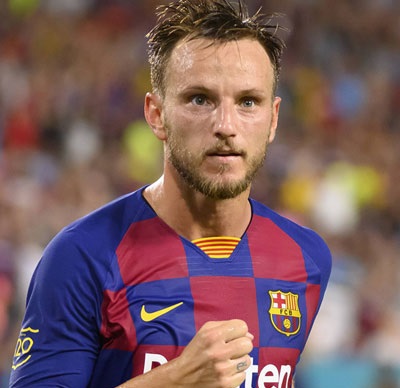 Rakitic agrees pay cut to rejoin Sevilla