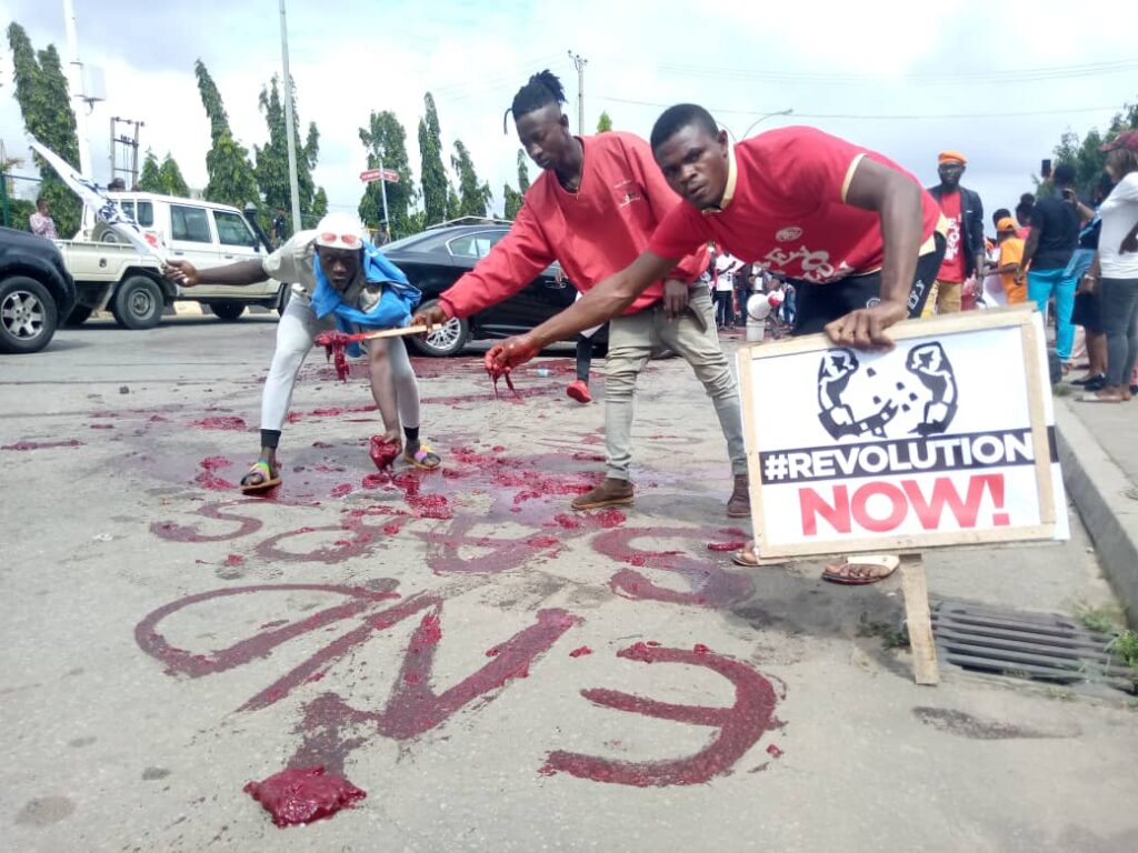 #EndSars: Video: Tension as Sowore, Deji stop Police PRO, Mba, demands presence of IGP