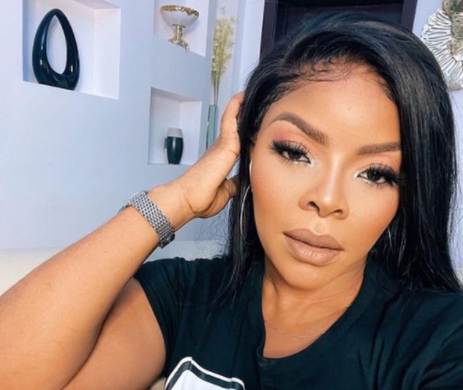 Laura Ikeji Gives Out 100 Pairs Of Jeans To The Needy