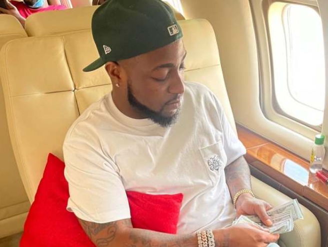 Singer Davido Allegedly Gifts Ifeanyi New Range Rover SUV Days After Imade Got Hers 