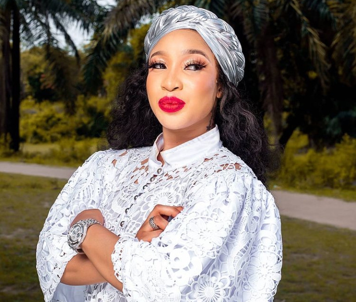 Madam Long Mouth- Tonto Dikeh Blast Shade Ladipo Over Comment On Her New Relationship