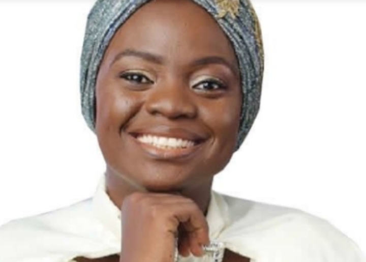 Yinka Alaseyori Finally React To Tope Alabi's Criticism