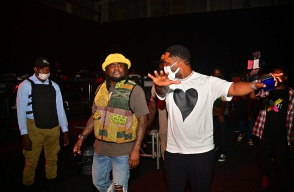 US Rapper Wale Makes Surprise Appearance At Wizkid's Lagos Festival (Photos)