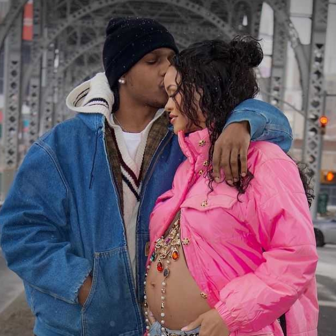 Rihanna Shows Off Baby Bump After Pregnancy Announcement