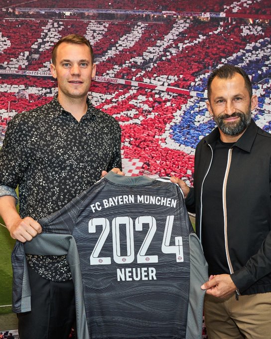 Bayern Munich’s Manuel Neuer extends his contract