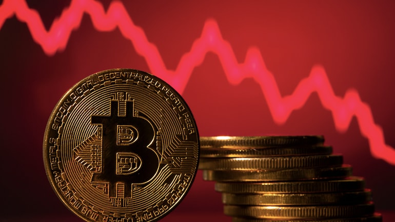 Bitcoin price crashes, Ethereum, other cryptocurrencies in red