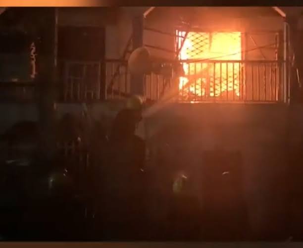 Fire Destroys Shopping Mall In Victoria Island (Video)