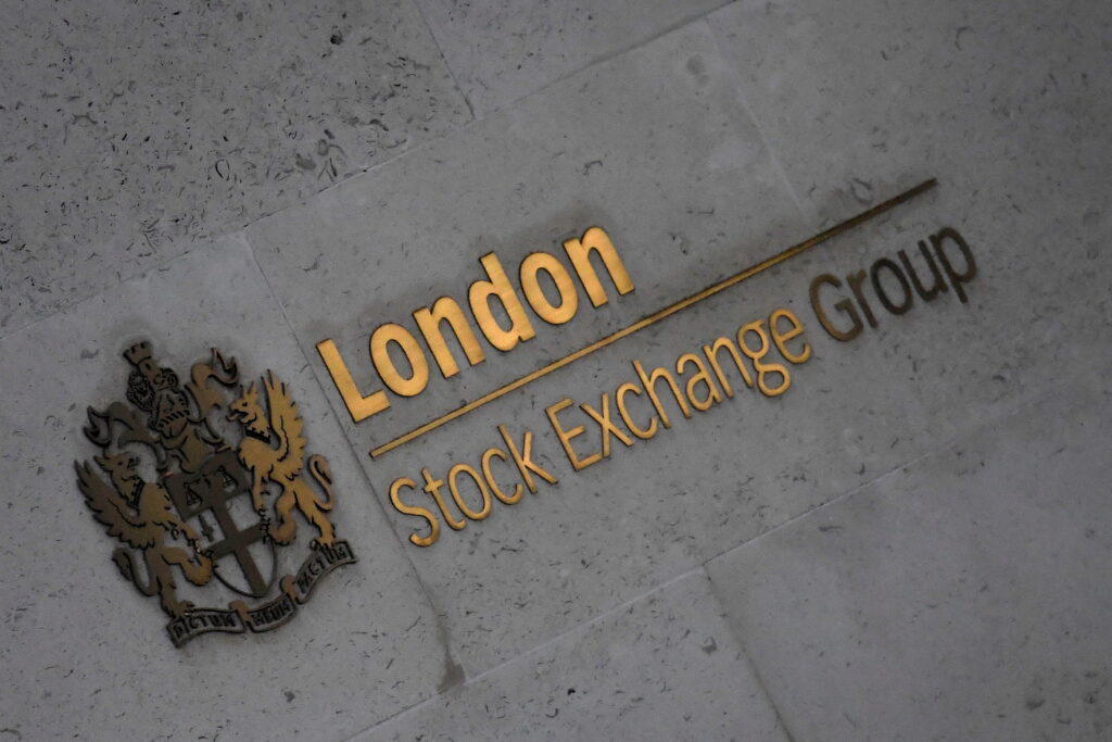 IMF Concerned About Slowing Growth As UK Stocks Dips