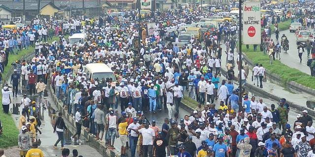 Lagosians Defy Rain, Turnout In Mass To Support Tinubu/Sanwo-Olu Rally