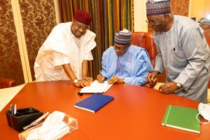Buhari Signs Nigeria Startups Bill Into Law