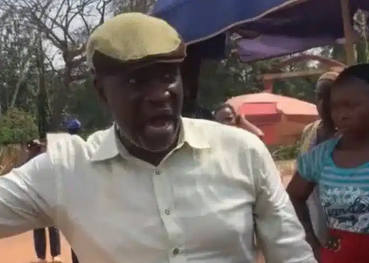 Auchi Lecturer Escapes Beating After Slapping P.O.S Attendant [Video]