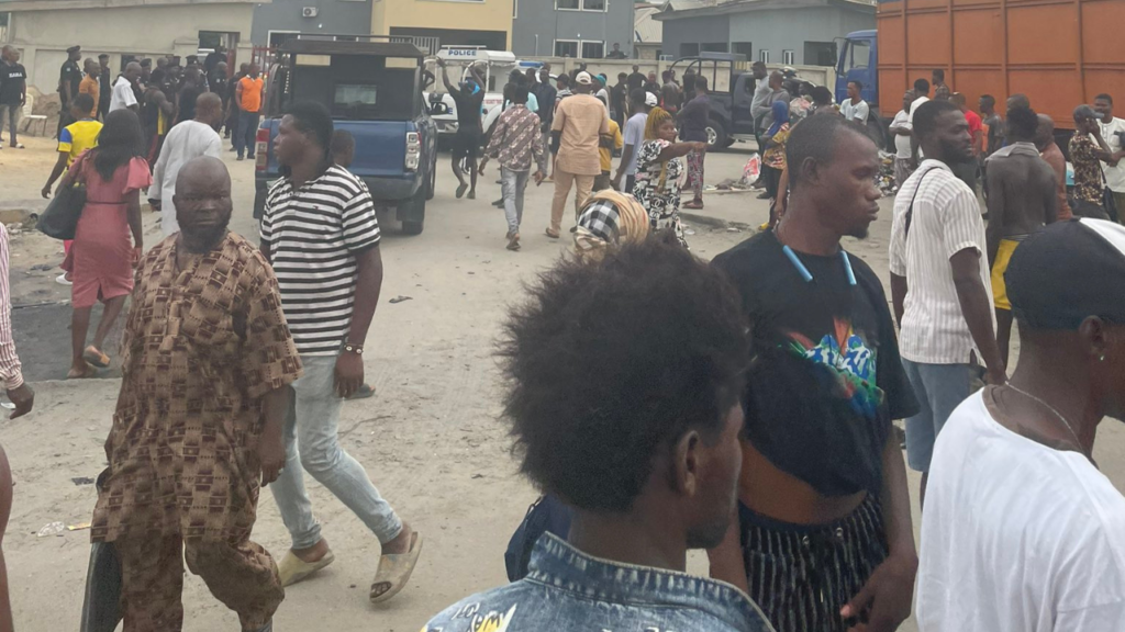 Video: Protest Ongoing At Ajiwe Police Station, Ajah, Lagos