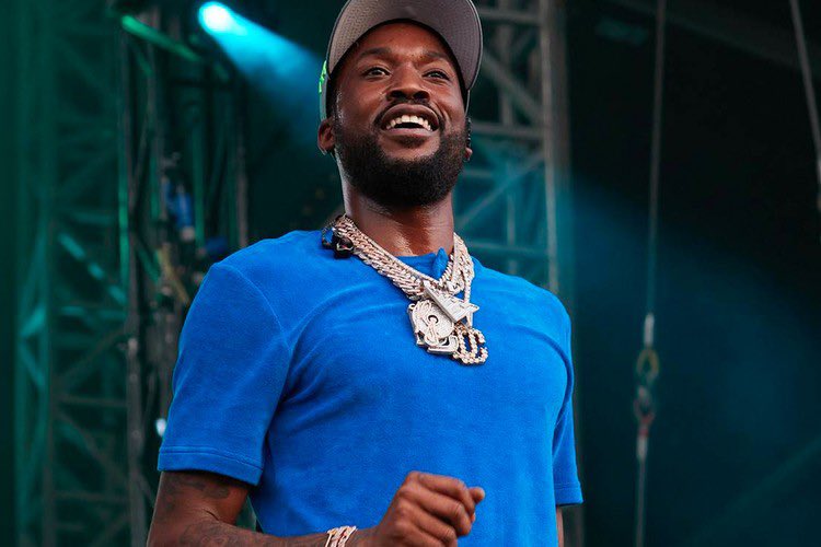 US Rapper Meek Mill Loses His Phone To Pickpockets In Ghana