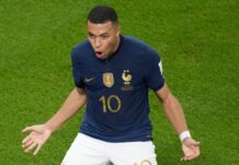 Giroud and Mbappe Put France Through To World Cup Quarterfinals