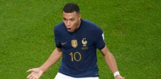 Giroud and Mbappe Put France Through To World Cup Quarterfinals