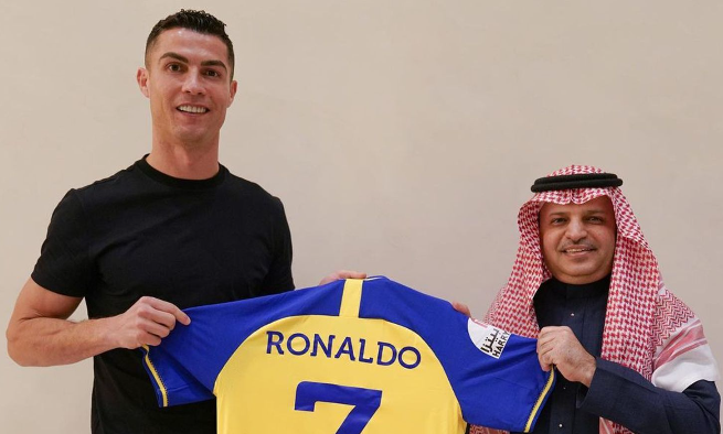 Cristiano Ronaldo And His Family Arrives Saudi Arabia (Photos)