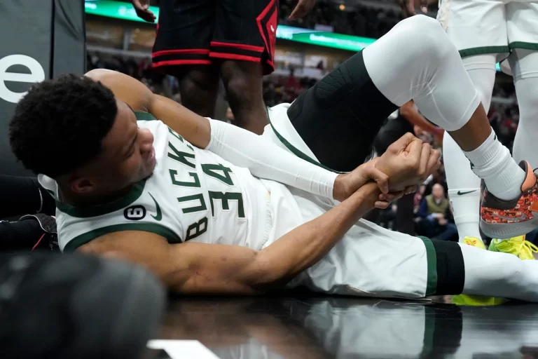 Antetokounmpo Undergoes Further Testing On Injured Wrist