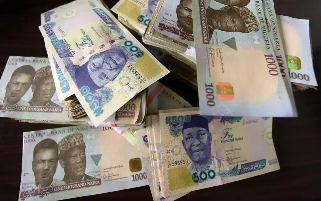 See Nigerians Reaction As CBN Orders Usage Of Old Naira Notes