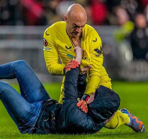 Fan who assaulted Marko Dmitrovic gets 40-year ban 