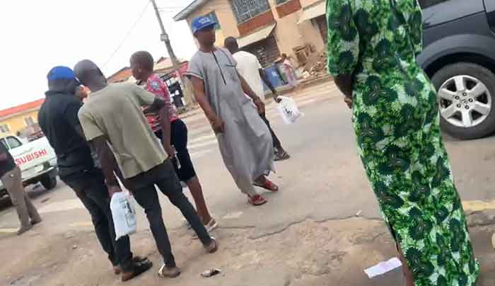 Voters get incentives at a polling unit in Ijaiye area of Lagos State