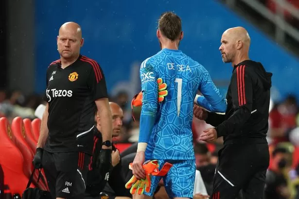 Ten Hag Reacts To David de Gea Horror Show in Europa League