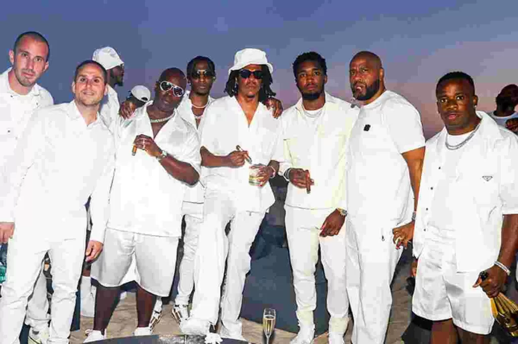 Pictures From Michael Rubin’s All-White Party