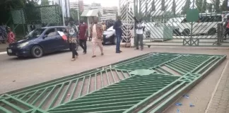 #Protest: NLC Members Break Down National Assembly Gate