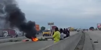 Mile 2 Riot In Lagos Causes Traffic Chaos
