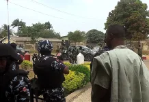 Nigerian Air Force Officers Storm EFCC Office Over Colleagues’ Arrest