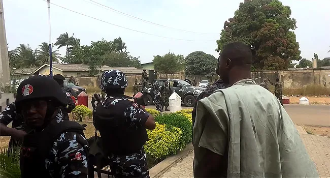Nigerian Air Force Officers Storm EFCC Office Over Colleagues’ Arrest