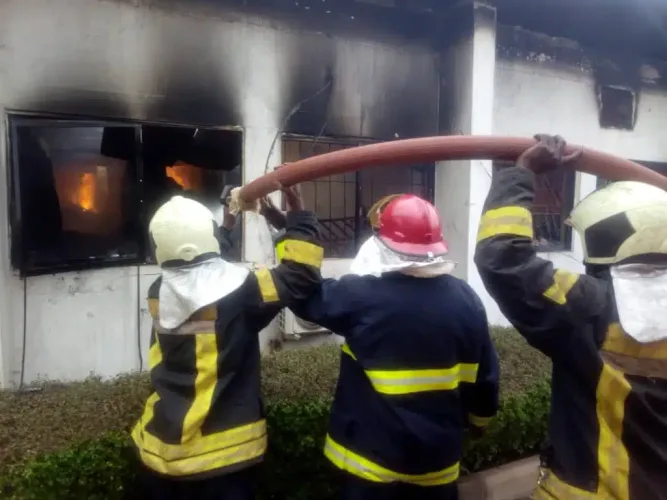 Fire Service Officer Slumps, Dies While Quenching Fire At Popular Market In Enugu 