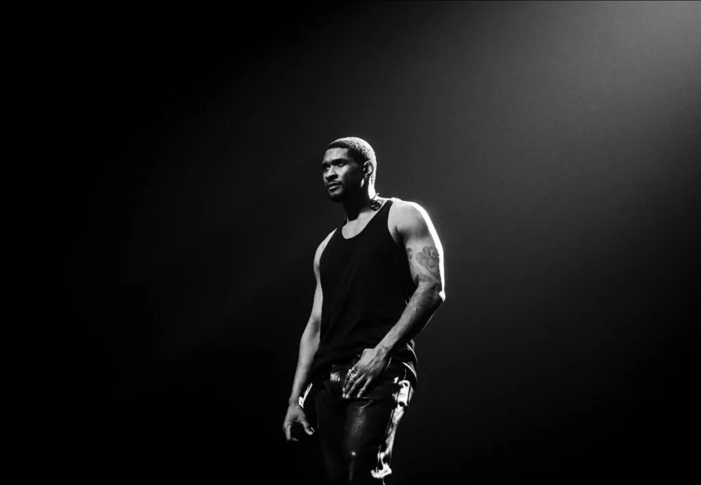 Usher Announces 2024 'Past Present Future' Hits Tour