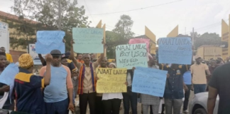 UNILAG Gate Blocked As SSANU, NASU, NAATS Stage Protest