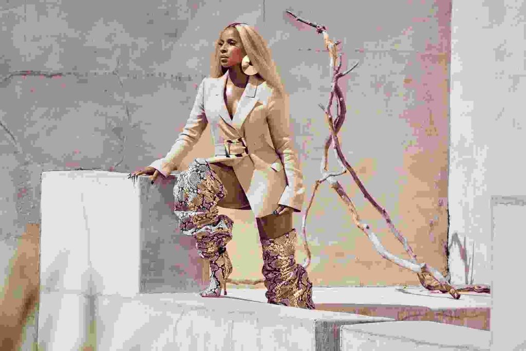  Mary J. Blige Set To Launch Boot Line 