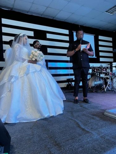 Nigerian Couple Wed With 10 Guests