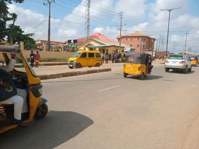 Lagos: Fear As Hoodlums Attack Police Station 