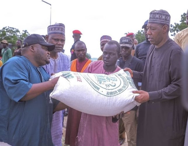 Borno: Zulum Distributes Food & Cash To Families