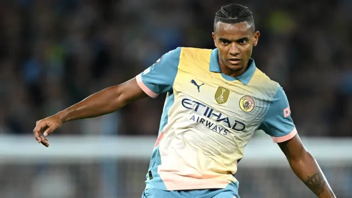 Akanji Reveals Major Problem With Man City's New Oasis Kit