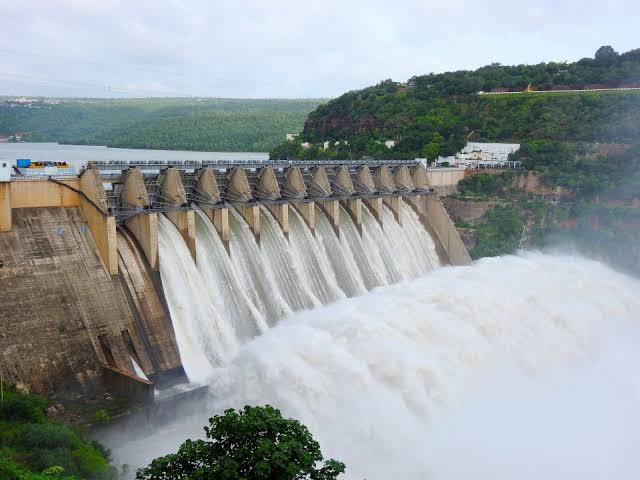 FG Alerts States About Water Release From Lagdo Dam