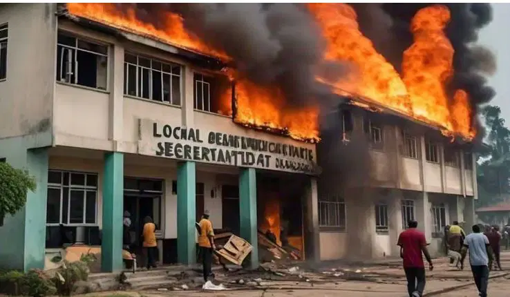 Rivers: Thugs Set Ikwerre LGA Secretariat On Fire