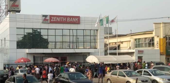 Zenith Bank In Trouble As Customers Storms Bank, Demand Refunds During Shutdown