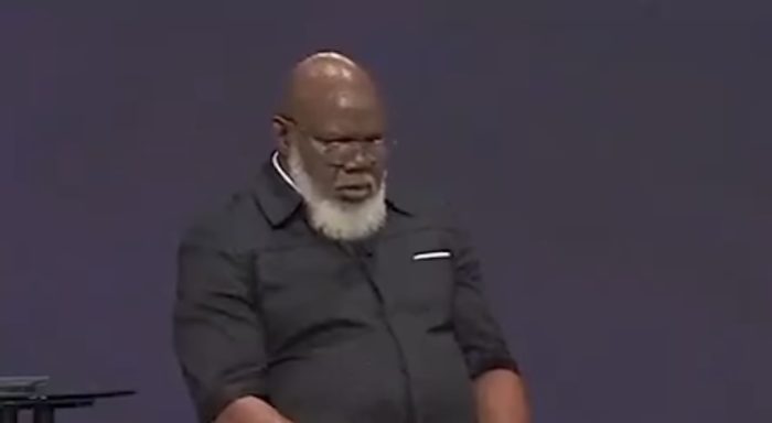 Bishop TD Jakes Suffers Medical Emergency On Pulpit