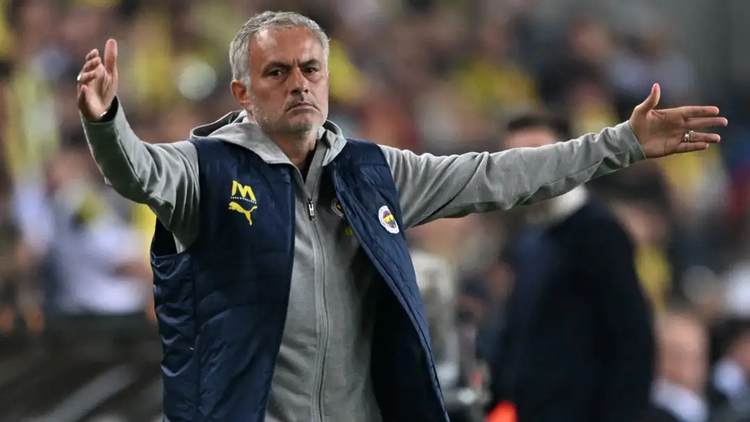 Mourinho Slapped With Fine & Ban For 'Smells Bad' Rant