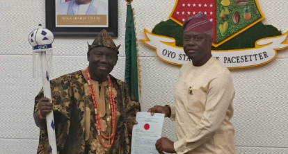 Makinde Shuns Opposition, Presents Staff Of Office To New Alaafin Of Oyo, Owoade